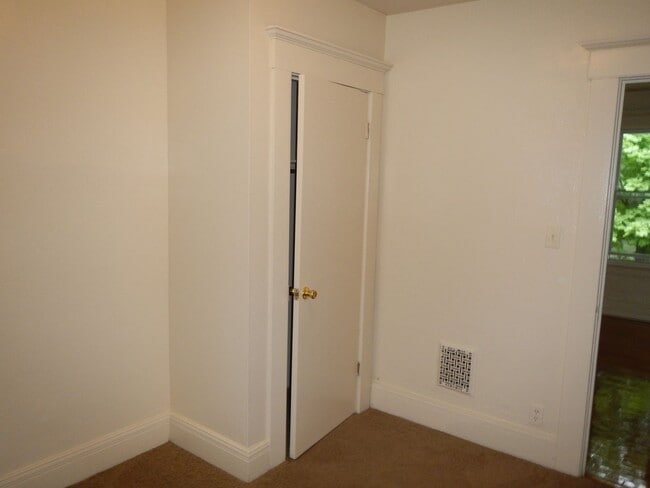 Building Photo - 1217 Madison St