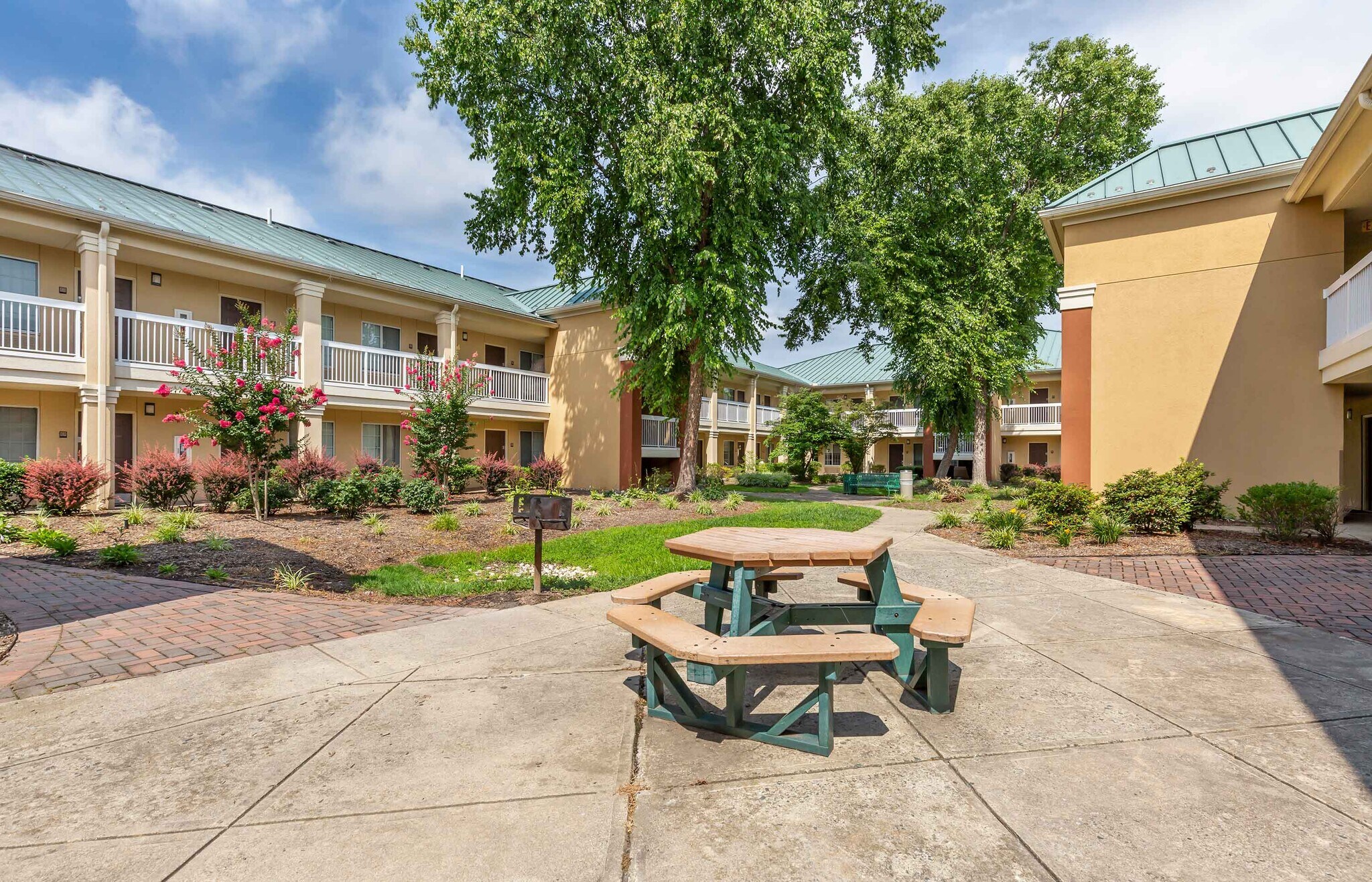 Building Photo - Furnished Studio-Washington, D.C. - Reston