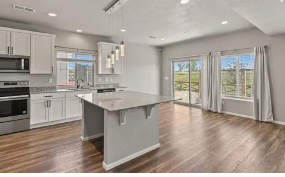 Building Photo - 7238 Fauna Glen Dr