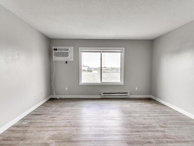 Building Photo - Evergreen Lane Apartments