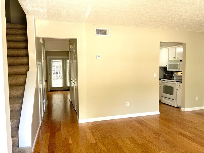 Building Photo - Welcome to this charming 3-bedroom, 2.5-ba...