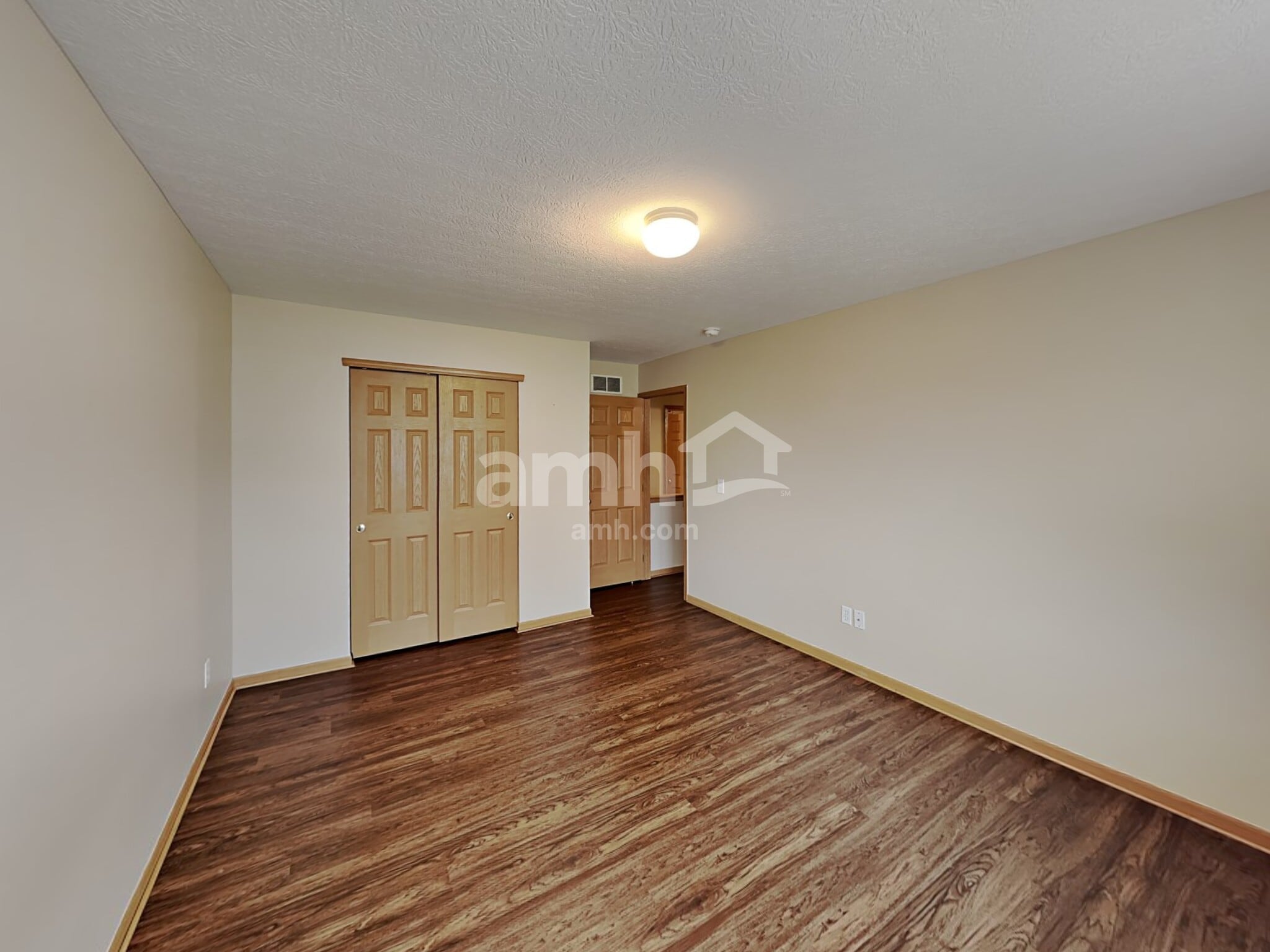 Building Photo - 69 Hutchison St