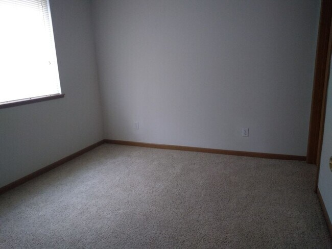 Interior Photo - 1401 N Dakota Ave