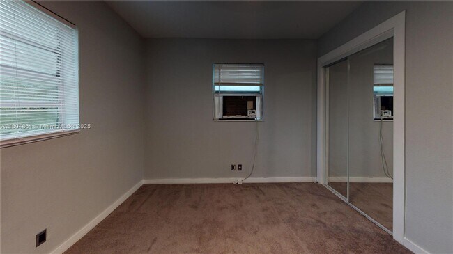 Building Photo - 404 NW 21st Terrace