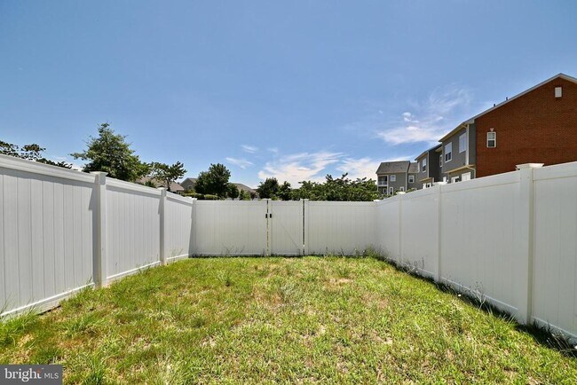 Building Photo - 11177 Southport Pl