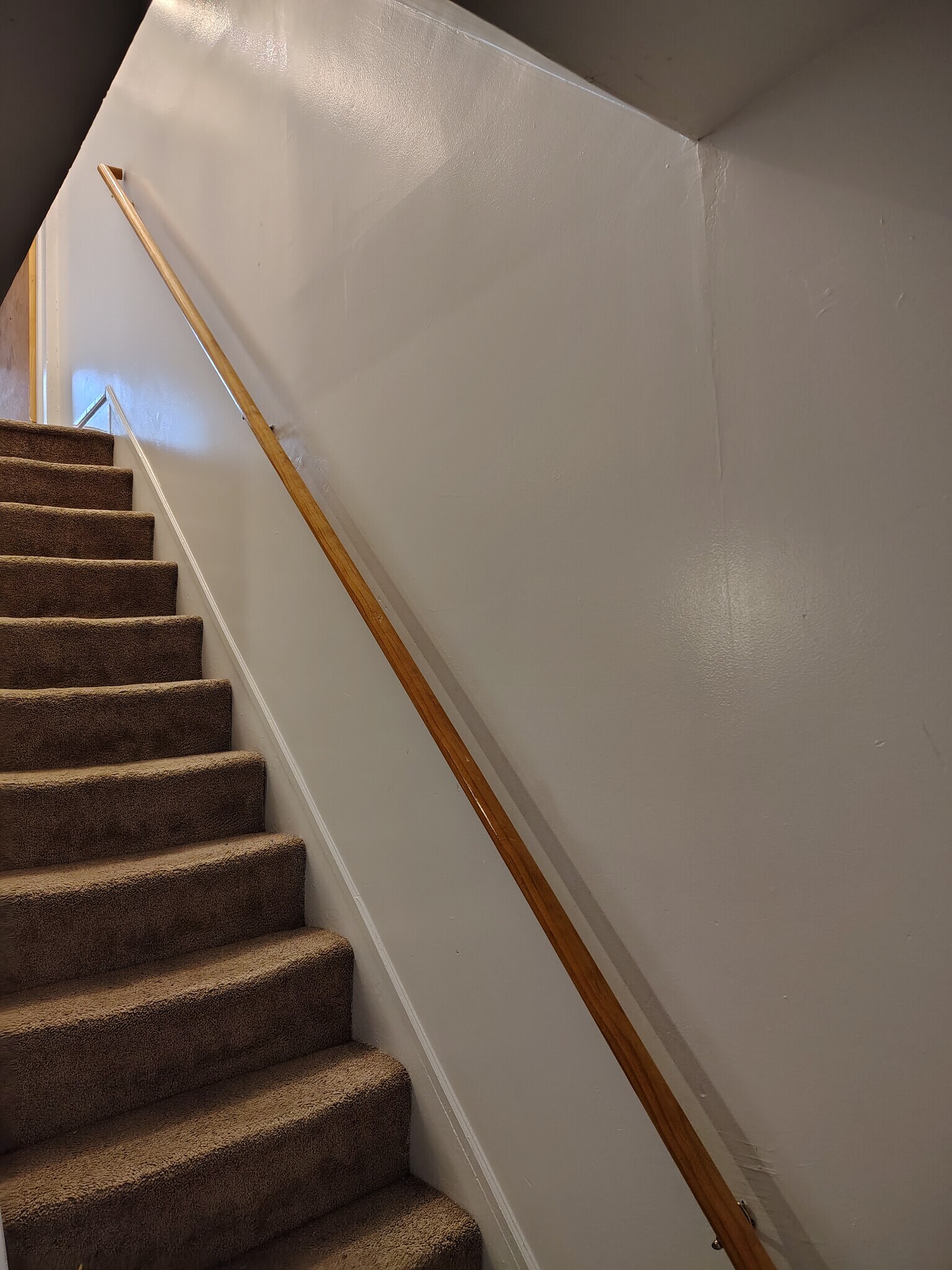 2nd floor - 416 W Poplar St