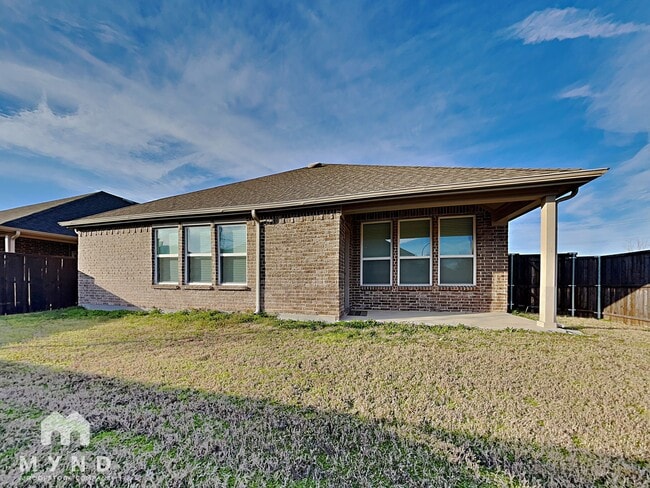Building Photo - 4916 Meadow Falls Dr