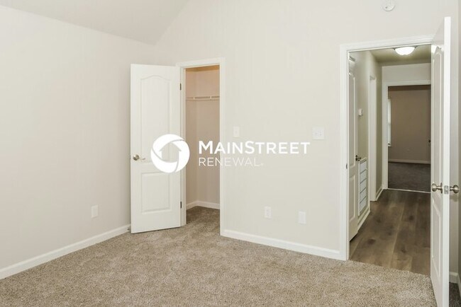 Building Photo - 3 Bedroom Pet-Friendly Home in HUNTSVILLE, AL with Main Street Renewal