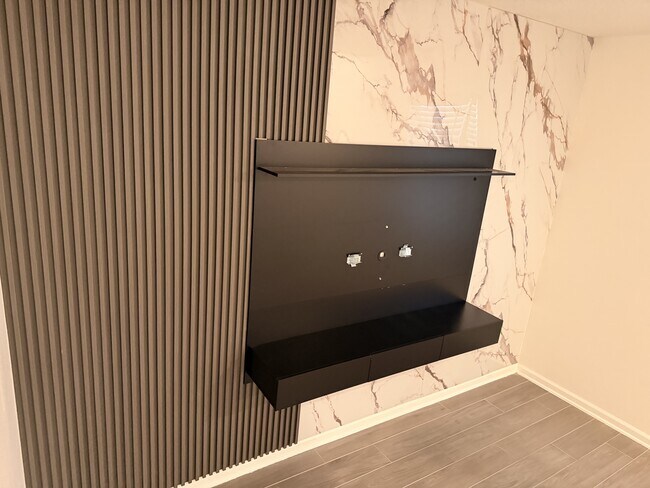 Building Photo - 1687 Contentment Lp