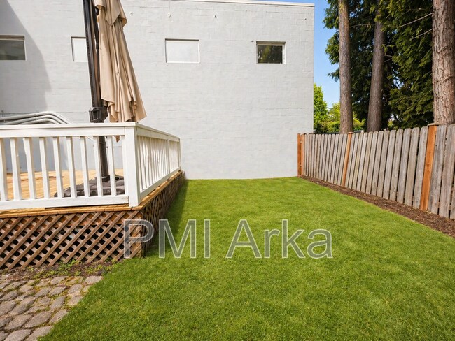 Building Photo - 1219 N Allen Pl