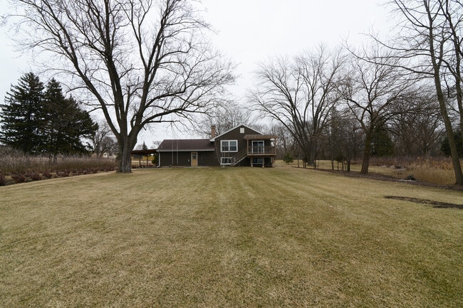 Building Photo - 1070 Center Dr