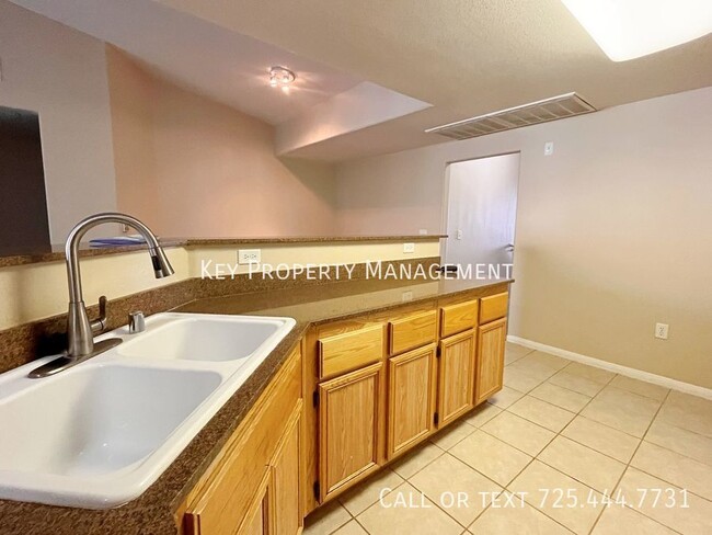 Building Photo - 2 BED 2 BATH CONDO IN GATED COMMUNITY NEAR...