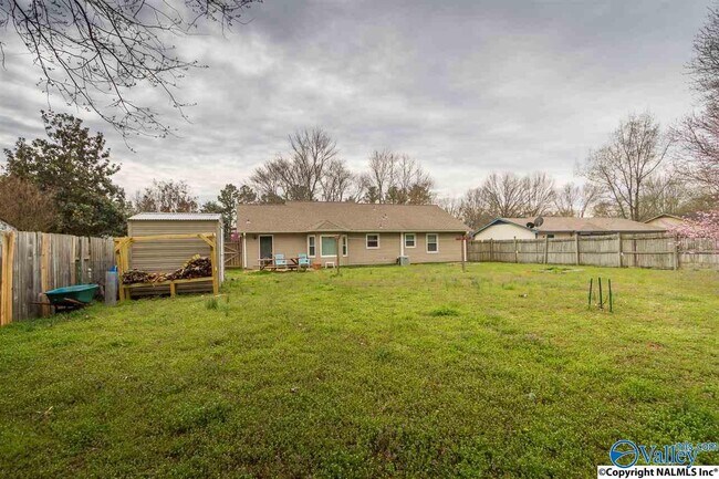 Building Photo - 15104 Balsam Dr SE