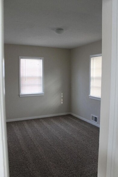 Building Photo - 786 Sanburnol Dr NE