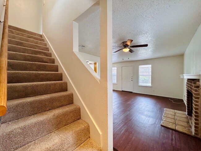 Building Photo - 9300 Kempler Dr
