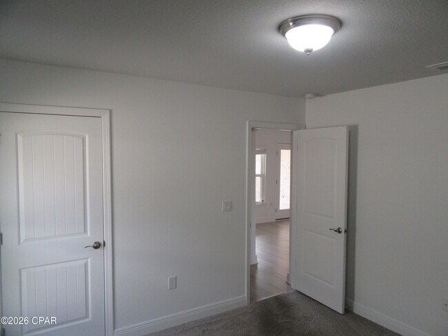 Building Photo - 3836 Redbud Wy