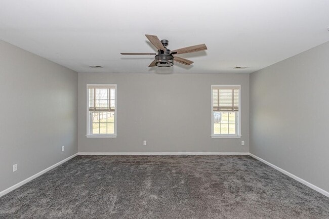 Building Photo - 223 Cherry Blossom Dr
