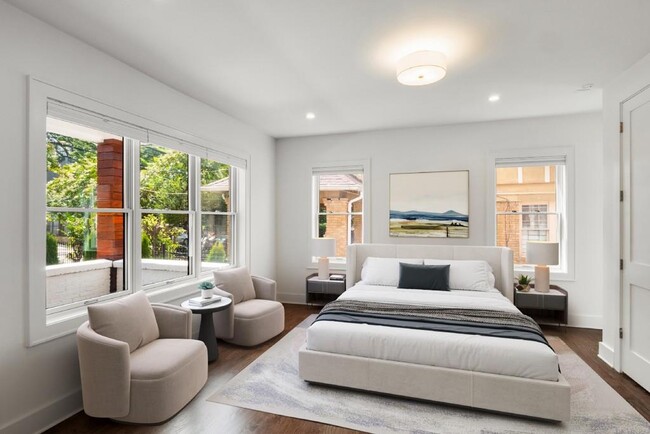 Building Photo - 564 Parkway Dr NE