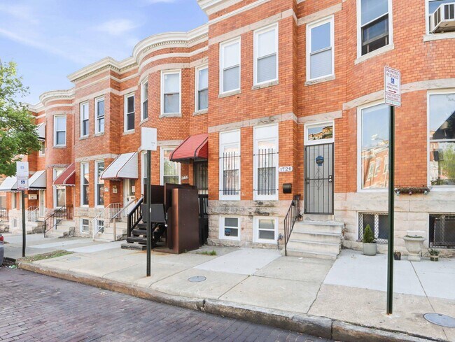 Building Photo - 1724 N Payson St