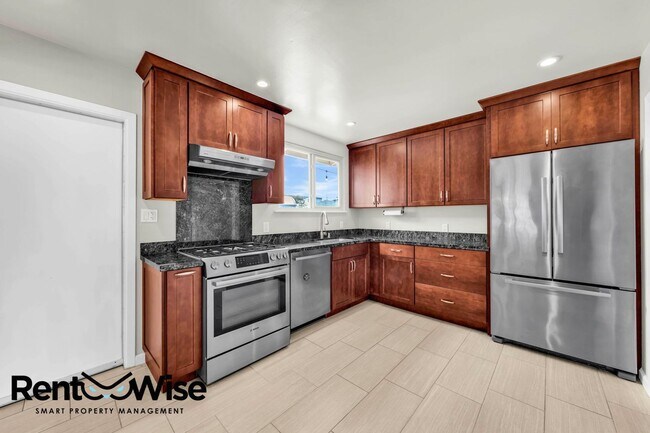 Building Photo - 338 Arbor Dr