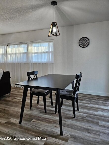 Building Photo - 872 Sadnet Cir NE