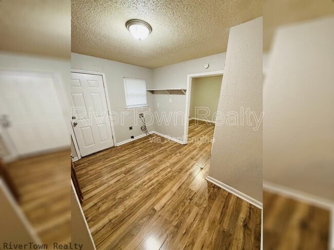 Building Photo - 3046 Sinclair St