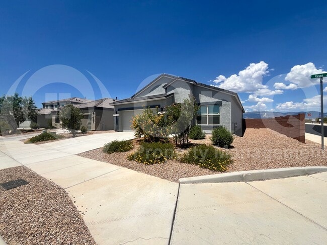 Building Photo - 12885 E Russo Dr