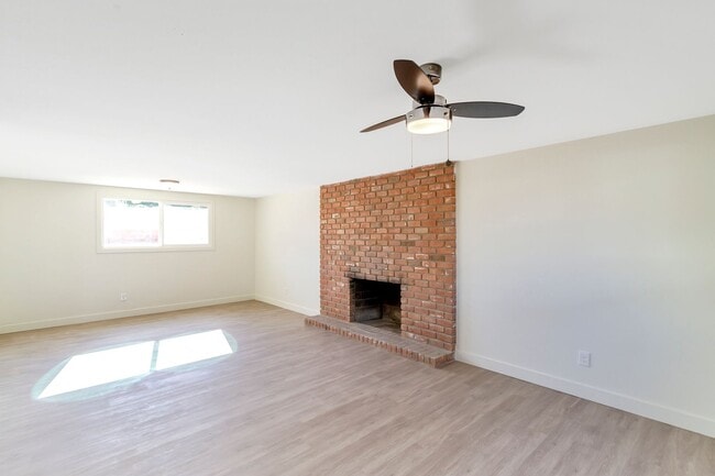 Building Photo - 2 Story ASU house with Pool in the best neighborhood for students