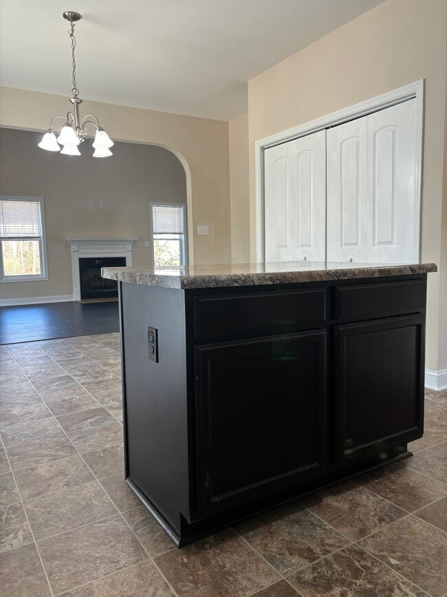 Building Photo - Sensational on Sundown