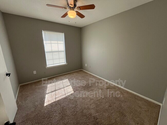 Building Photo - 2452 Chattering Ln