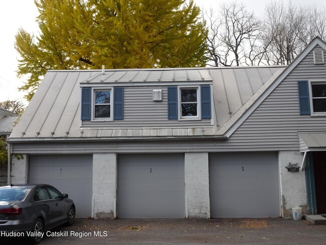 Building Photo - 5 Old Ln