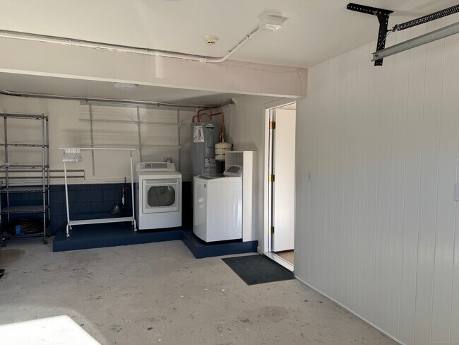 Building Photo - 15 Sunwich Rd