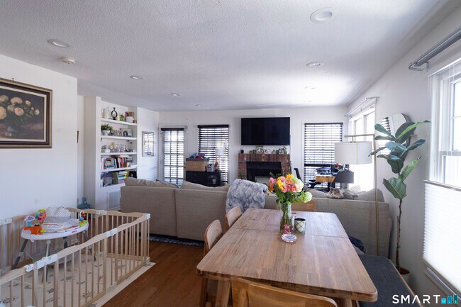 Building Photo - 150 Prospect St