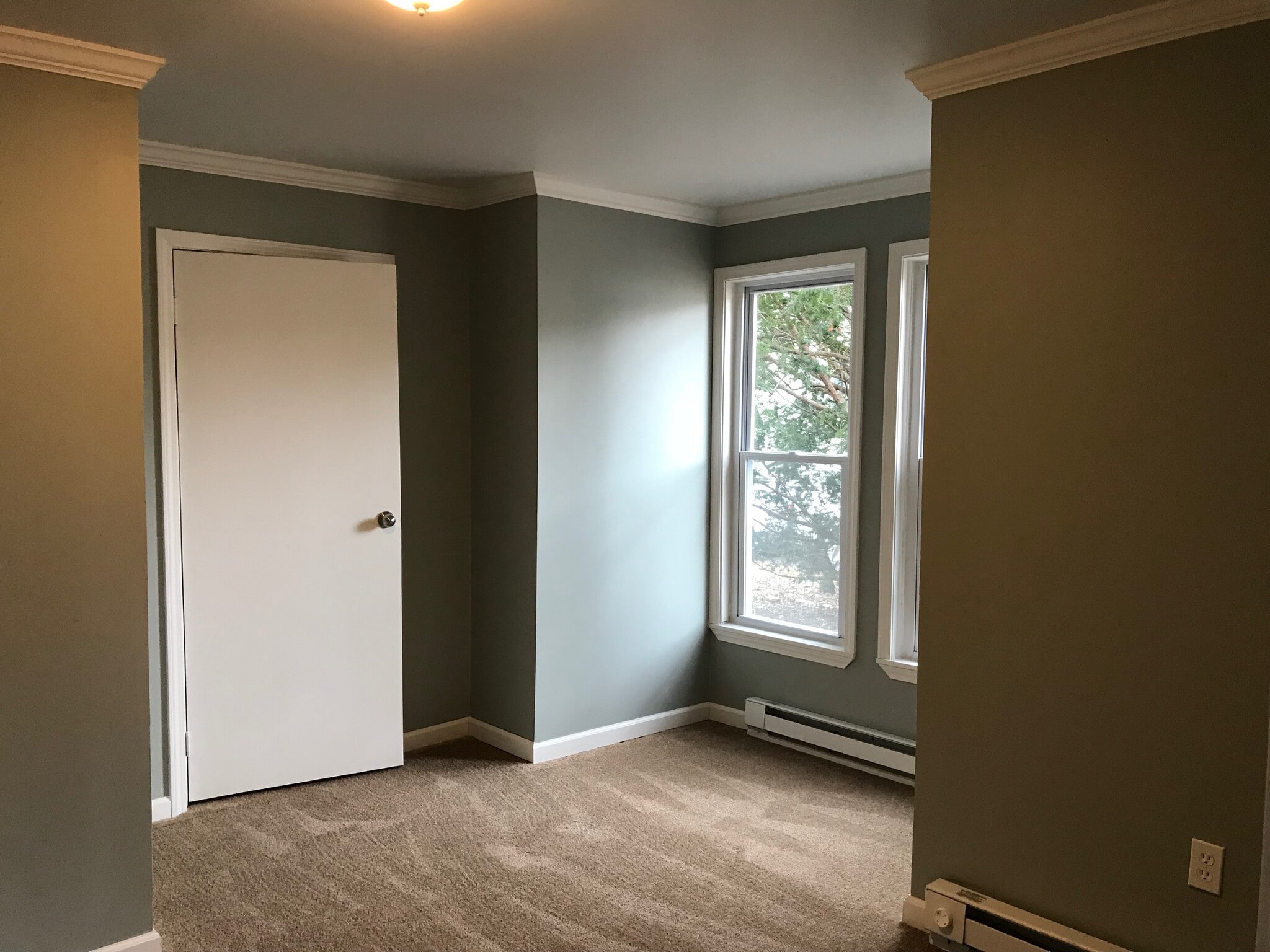 Building Photo - 160 Sly Ave