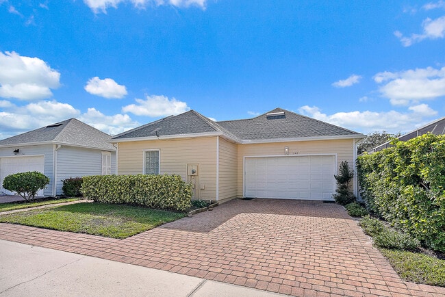 Building Photo - 248 Honeysuckle Dr