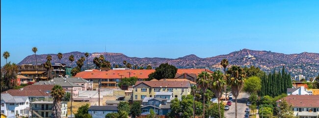 Building Photo - 338 Mariposa Ave