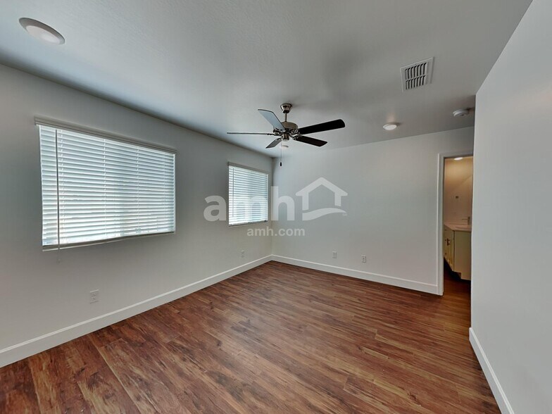 Building Photo - 17116 W Townley Ave