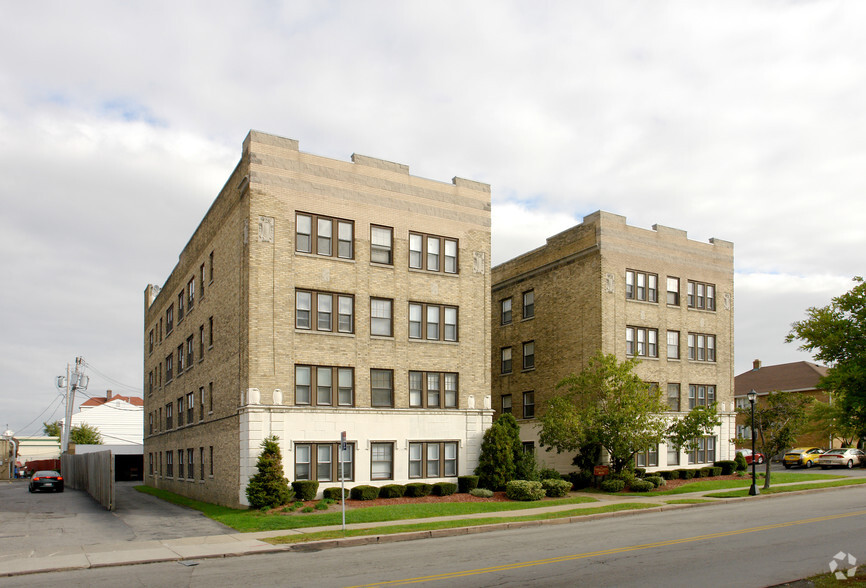 Primary Photo - Edge Park Apartments