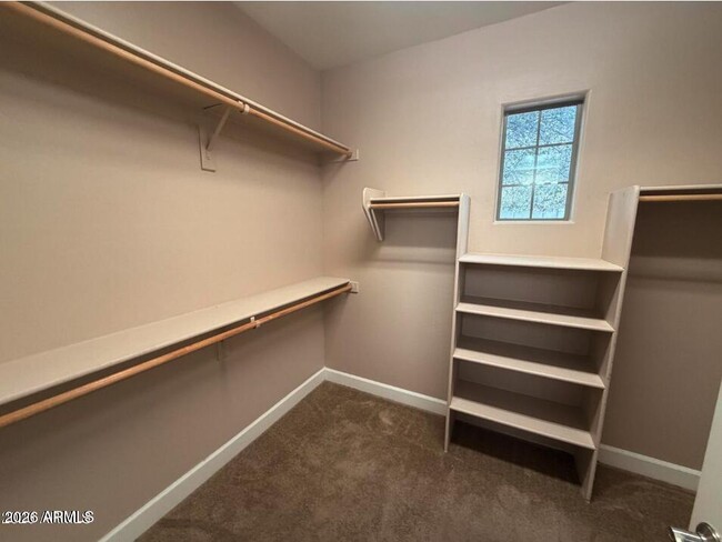 Building Photo - 421 W Wisteria Pl
