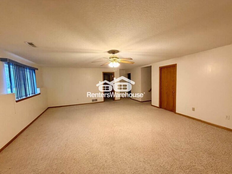 Building Photo - 495 S 51st St