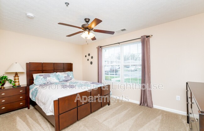 Building Photo - 201 Stonebench Cir