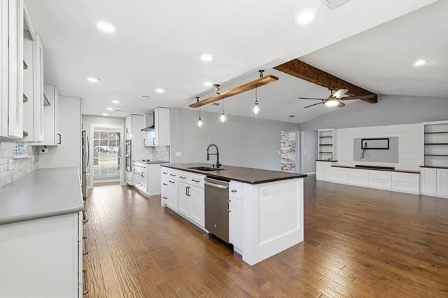 Building Photo - 726 Laramie Dr