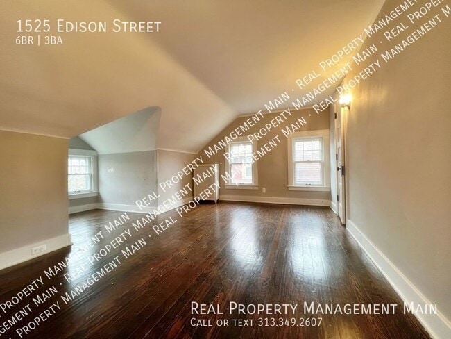 Building Photo - 1525 Edison St