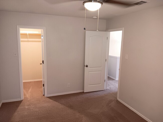 Building Photo - 217 Corsica Dr