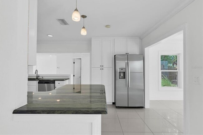Building Photo - 314 Bahia Vista Dr