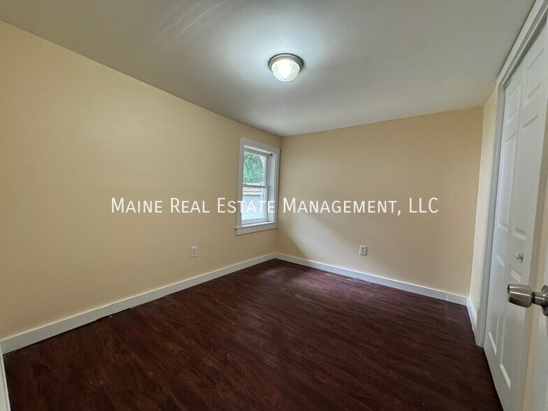 Building Photo - 206 Maine Ave