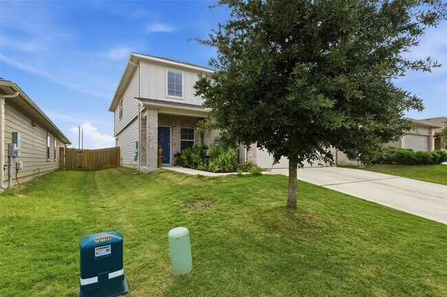 Building Photo - 19017 Romano Dr