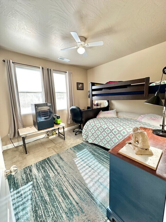 Building Photo - Short term lease! Beautiful Furnished St. George Home!!