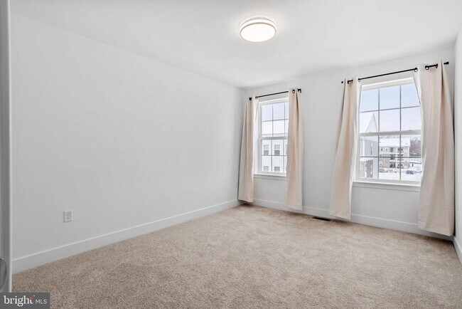 Building Photo - 137 ADA Hightower Ave