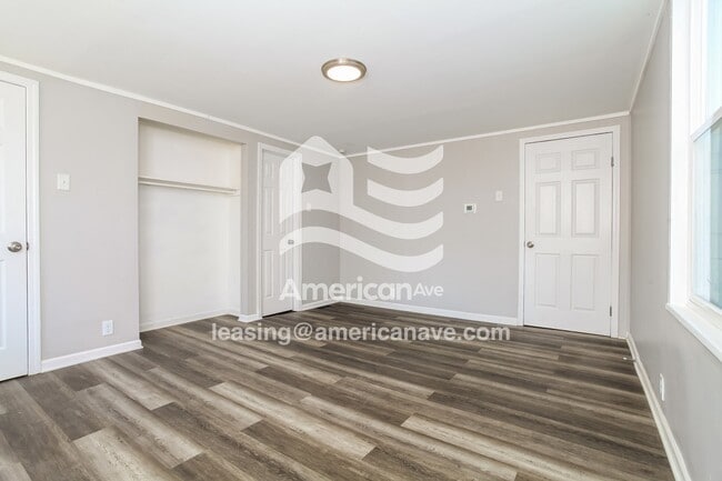 Building Photo - 423 5th Ave